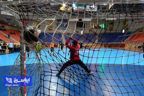 ربیع: ناظران بازیها در مسابقه دخالت میکنند هندبال سپاهان - گیتیپسند