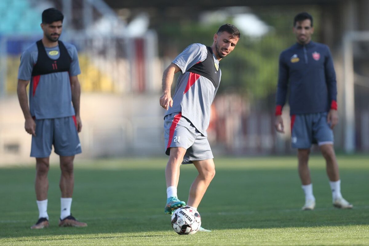 ستاره پرسپولیس در استخر مصدوم شد!