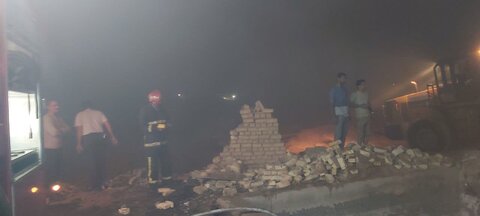 آتشسوزی انبار ضایعات لاستیک در «ملکشهر» اصفهان مهار شد آتش سوزی