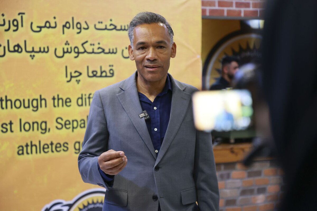 تیم سپاهان به تماشای فیلم پرویزخان نشست