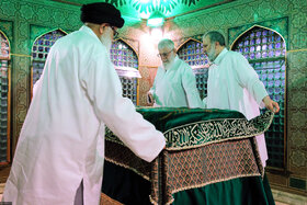 تصاویری از حجتالاسلام والمسلمین شهید سیدابراهیم رئیسی در کنار رهبر انقلاب اسلامی