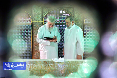 تصاویری از حجت‌الاسلام والمسلمین شهید سیدابراهیم رئیسی در کنار رهبر انقلاب اسلامی