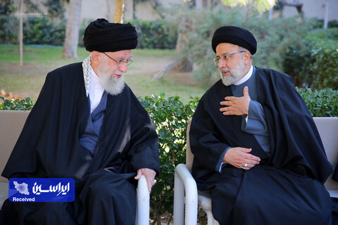 تصاویری از حجت‌الاسلام والمسلمین شهید سیدابراهیم رئیسی در کنار رهبر انقلاب اسلامی