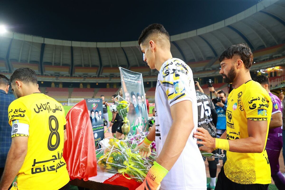 رامیداشت شهدای خدمت در ورزشگاه نقشجهان