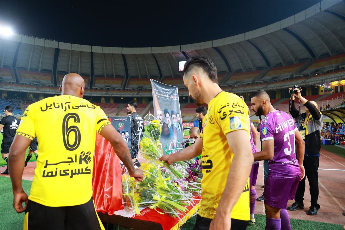 رامیداشت شهدای خدمت در ورزشگاه نقشجهان