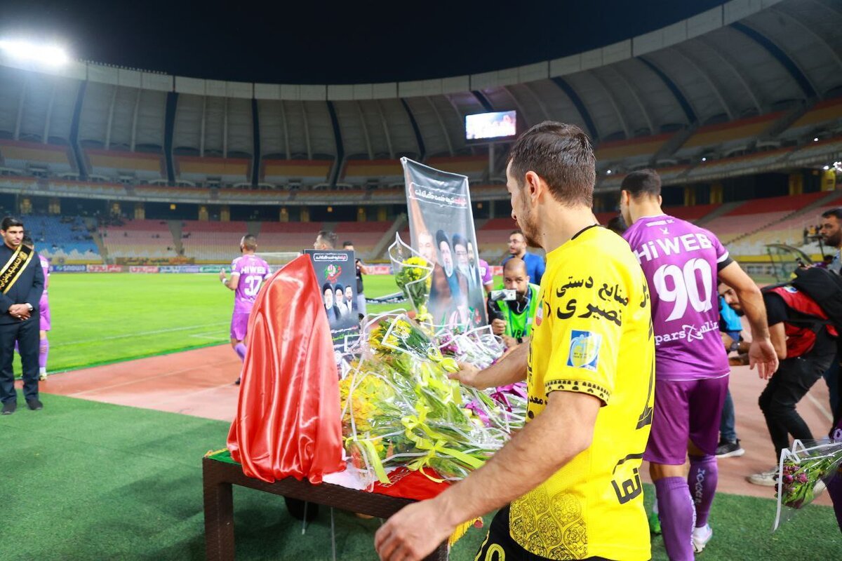 رامیداشت شهدای خدمت در ورزشگاه نقشجهان