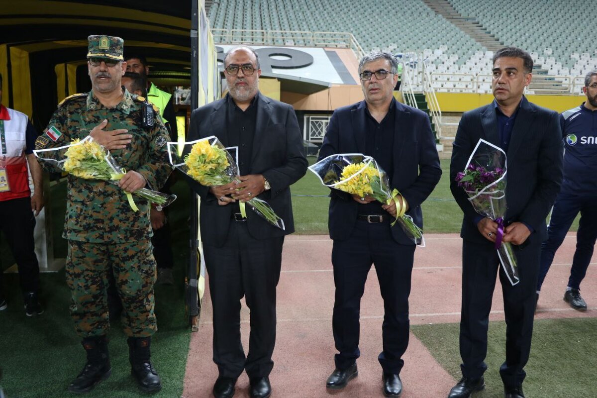 رامیداشت شهدای خدمت در ورزشگاه نقشجهان