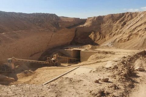 صنعت و معدن در اقتصاد مقاومتی جایگاه برجستهای دارد معدن گچ