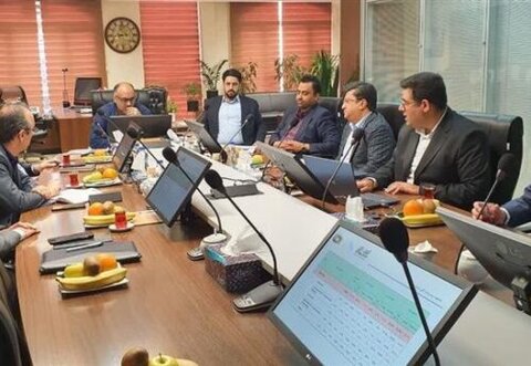 راهکارهای تامین به موقع تجهیزات خارجی پروژه کارخانه آهن اسفنجی بافق بررسی شد بافق