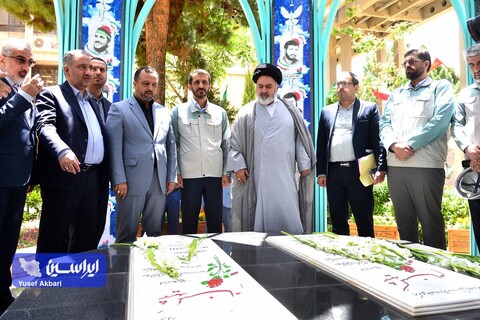 بازدید وزیر امور اقتصادی و دارایی از خطوط تولید و طرح های توسعه فولاد مبارکه