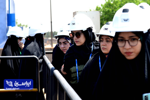 بازدید هنرمندان گرافیست از فولاد مبارکه در رویداد هنری «روایت پیشرفت» با موضوع «فرهنگ کار و تولید»