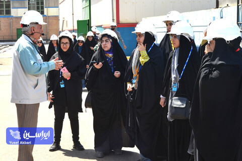 بازدید هنرمندان گرافیست از فولاد مبارکه در رویداد هنری «روایت پیشرفت» با موضوع «فرهنگ کار و تولید»