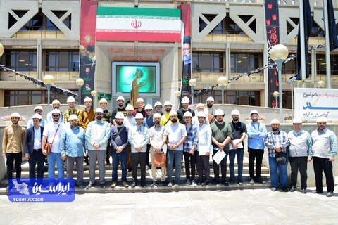 بازدید هنرمندان گرافیست از فولاد مبارکه در رویداد هنری «روایت پیشرفت» با موضوع «فرهنگ کار و تولید»