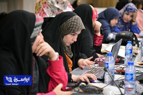 سومین روز از رویداد هنری «روایت پیشرفت» در فولاد مبارکه با موضوع «فرهنگ کار و تولید»