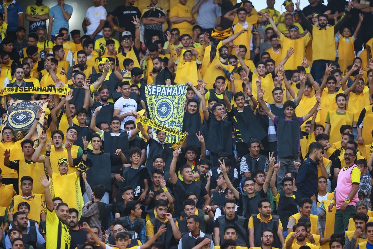 شعار قهرمانی هواداران سپاهان
