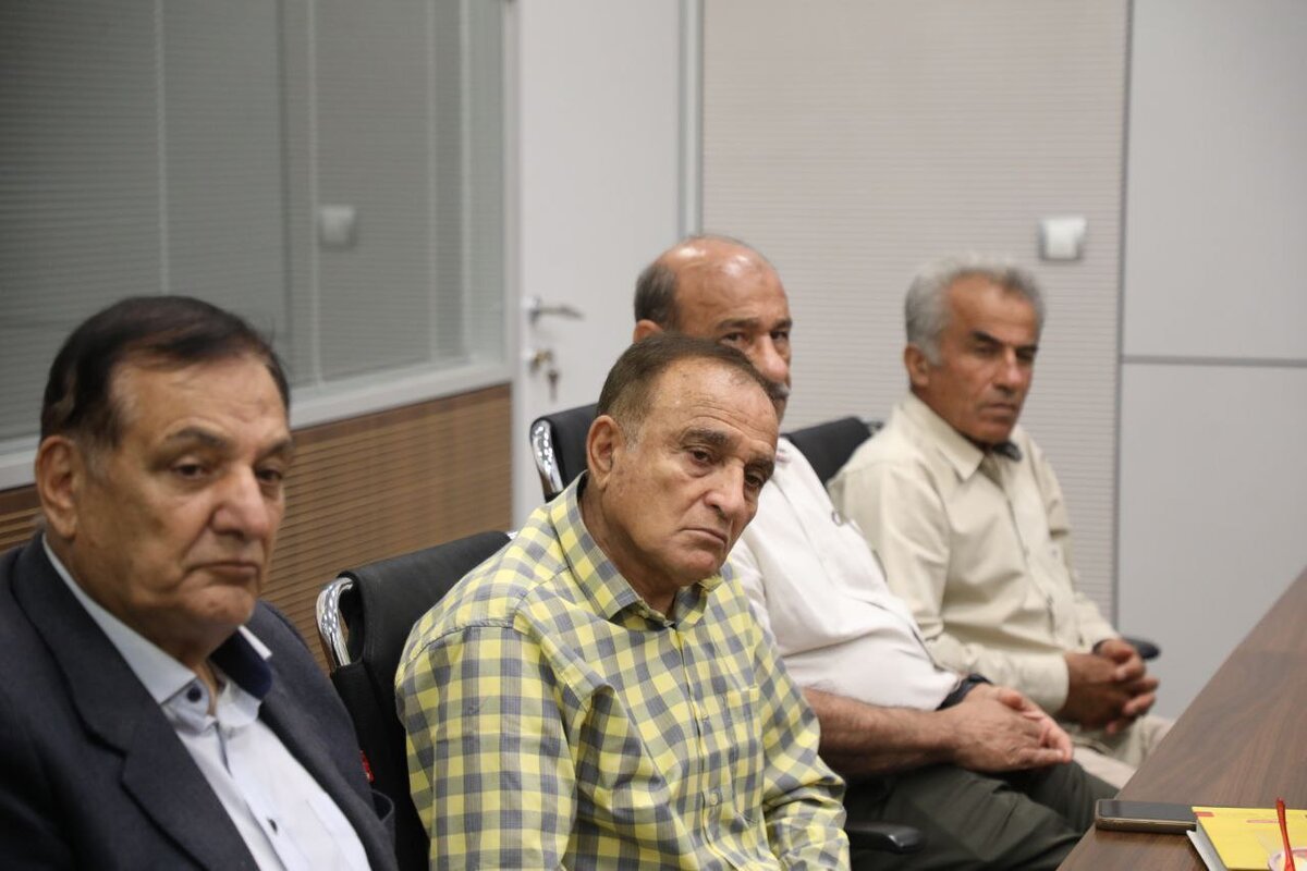 نشست مهدی آذربایجانی با پیشکسوتان سپاهان
