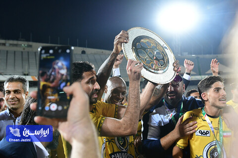 جشن قهرمانی سپاهان در جام حذفی ایران 1403-1402