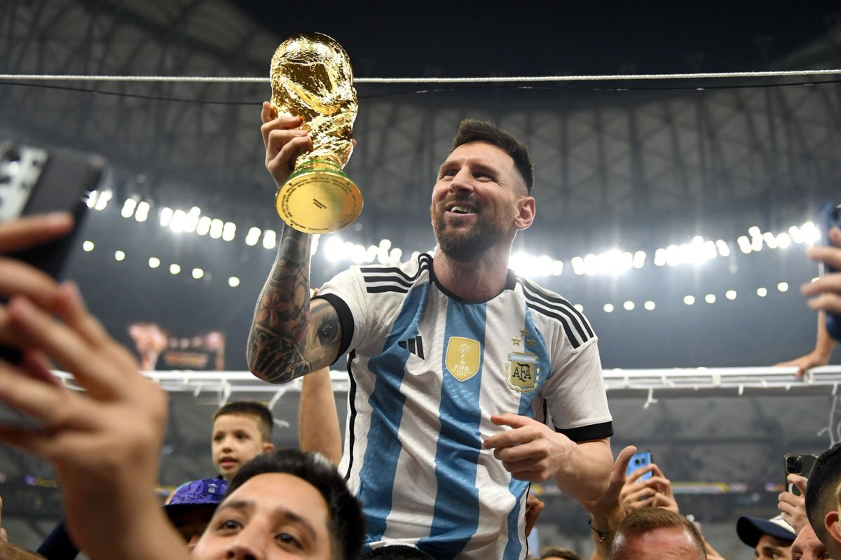 ۶ ستارهای که همه افتخارات دنیای فوتبال را کسب کردند