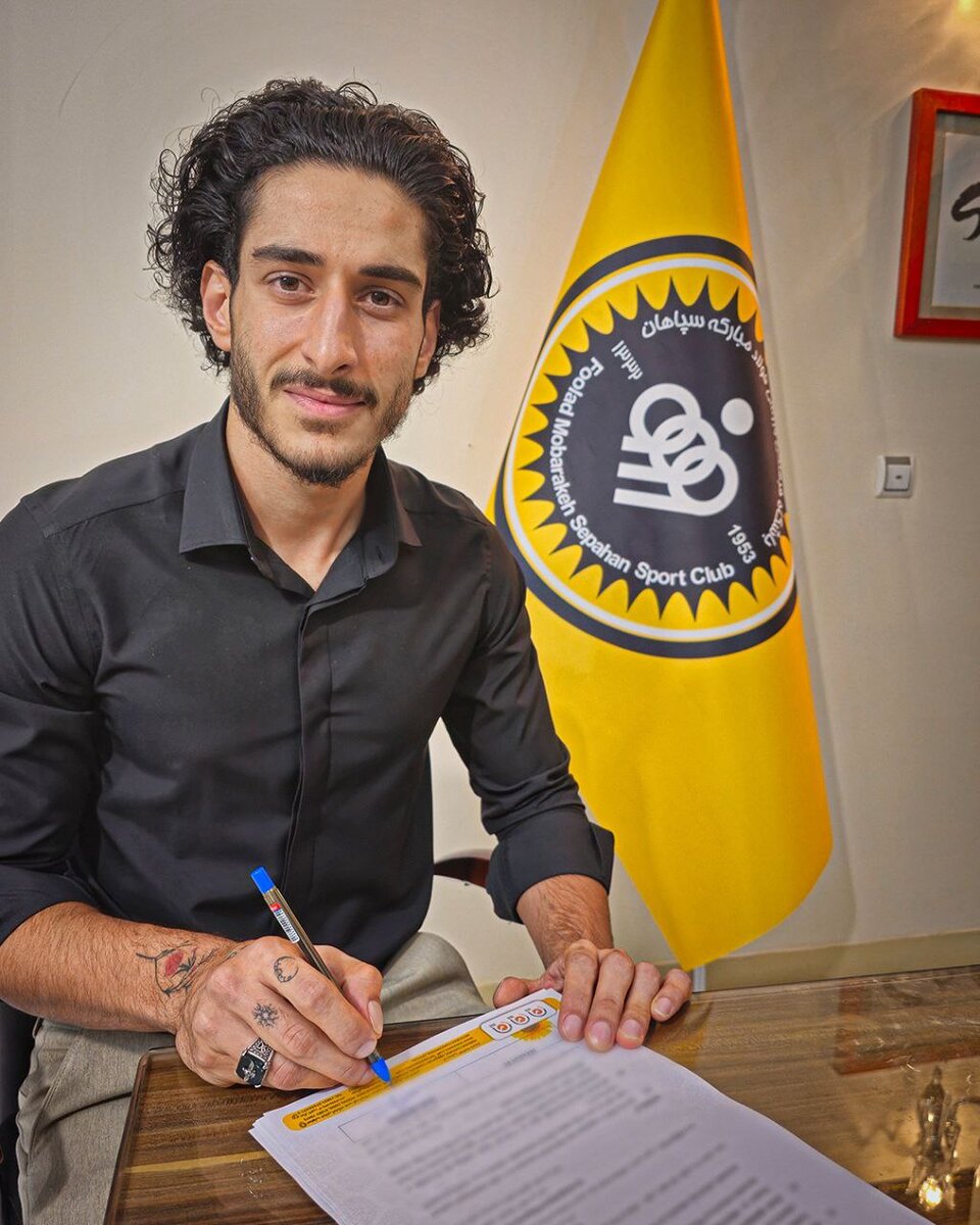 جواد آقاییپور رسماً به سپاهان پیوست