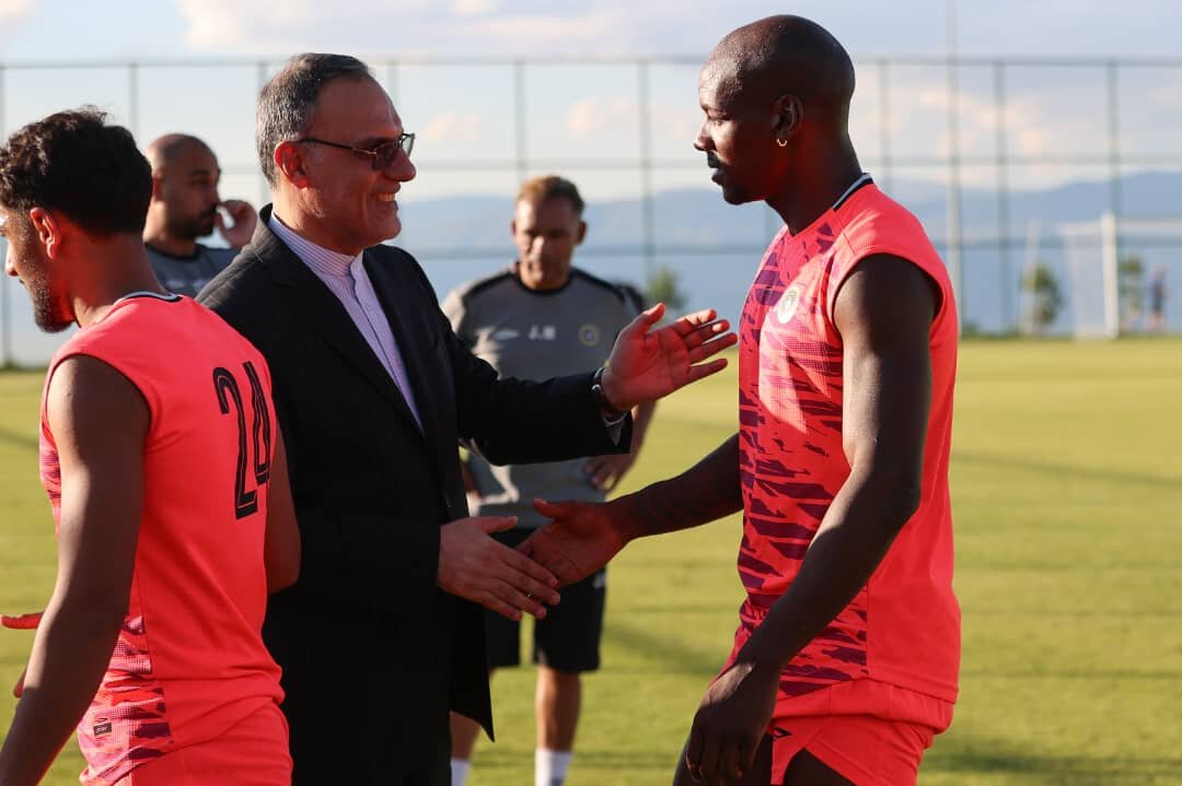 بازیهای دوستانه یکی از وجوه مهم دیپلماسی ورزشی است/ پیشنهاد گسترش روابط ورزشی سپاهان و تیمهای ترکیه