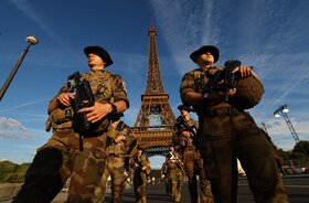 حواشی المپیک ۲۰۲۴ پاریس قبل از افتتاحیه/ از هزینه سنگین برای امنیت تا اعتصاب در هتل‌ها