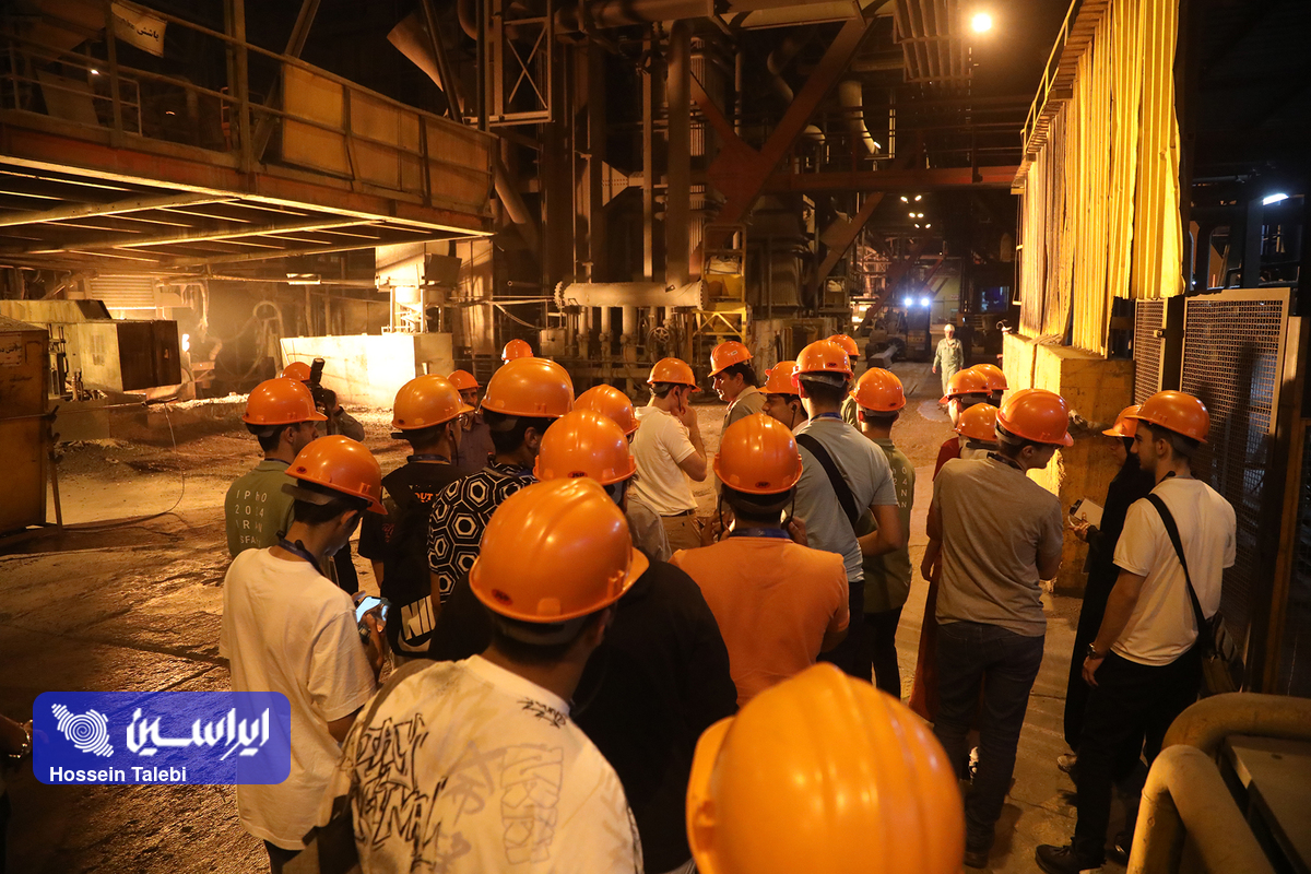بازدید ۳۰۰ نفر از دانشآموزان نخبه شرکت کننده در المپیاد فیزیک از شرکت فولاد مبارکه