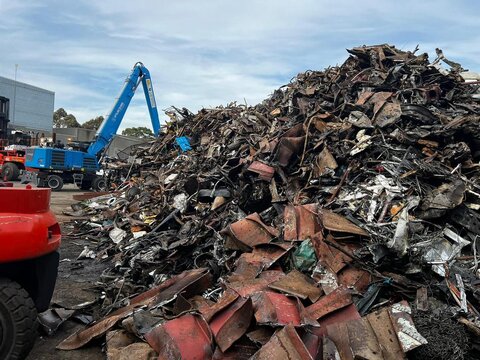 سقوط قیمت قراضه آهن در چین قراضه آهن