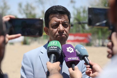 مسئولین استان اصفهان با انصراف از لیگ برتر فوتبال ساحلی مخالفت کردند دکتر تامین