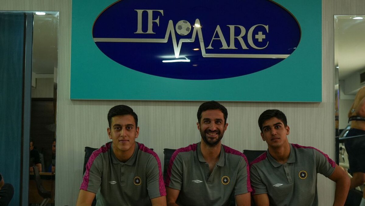 بازیکنان و اعضای کادرفنی سپاهان در ایفمارک