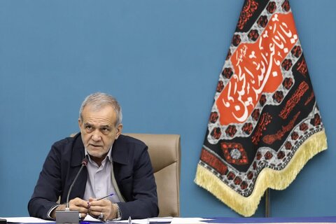 مردم در مصرف برق صرفهجویی کنند تا فشار کاهش یابد پزشکیان