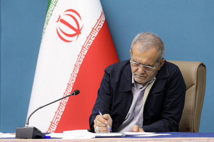 رئیس‌جمهور بخشنامه تدوین لایحه بودجه ۱۴۰۴ کل کشور را به دستگاه‌ها ابلاغ کرد