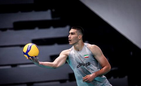 قهرمانی در آسیا نتیجه تمرین سخت بود/ تیم صنعتگران امید را برای پیشرفت خود انتخاب کردم مهدیان