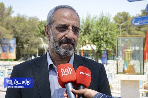 فراهم کردن امکانات ورزشی در قالب مسئولیت اجتماعی از آسیبها جلوگیری میکند آئین اهدای تجهیزات ورزشی به خانههای ورزش روستایی اصفهان به همت فولاد مبارکه