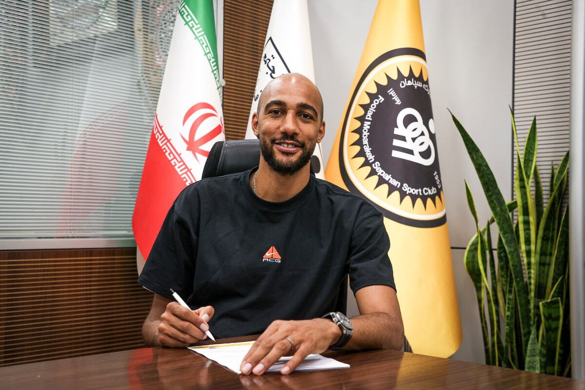 استیون انزونزی قهرمان جامجهانی رسماً به سپاهان پیوست