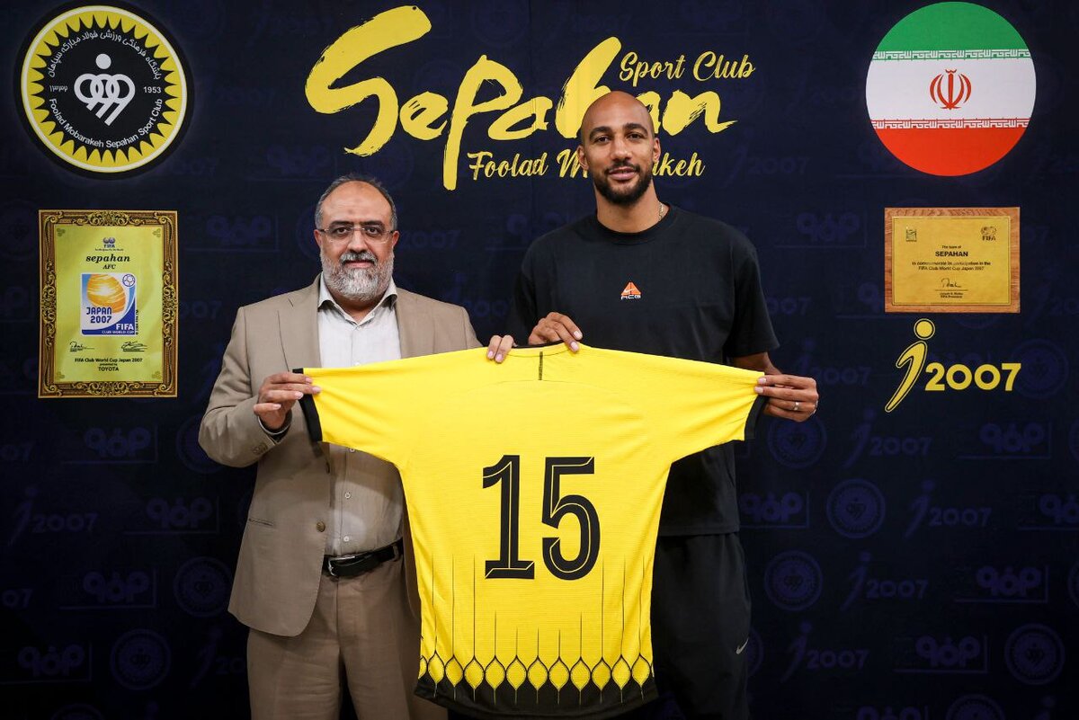 استیون انزونزی قهرمان جامجهانی رسماً به سپاهان پیوست