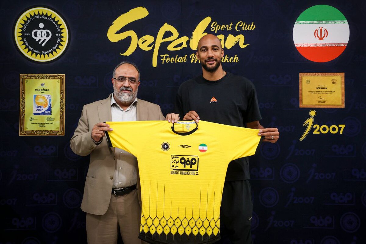 استیون انزونزی قهرمان جام‌جهانی رسماً به سپاهان پیوست

