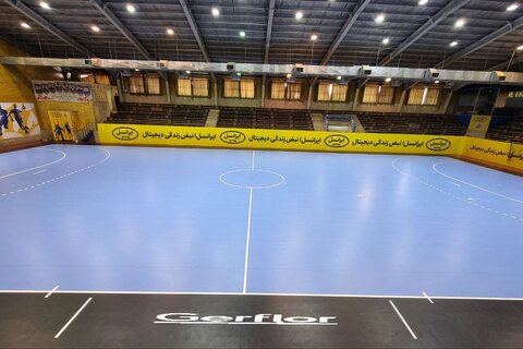 نصب کفپوش استاندارد هندبال Gerflor در تالار هندبال فدراسیون پس از سالها زمین هندبال