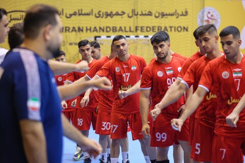 ملیپوشان نوجوان هندبال فردا در آخرین بازی مرحله یک چهارم نهایی به مصاف اردن میروند هندبال