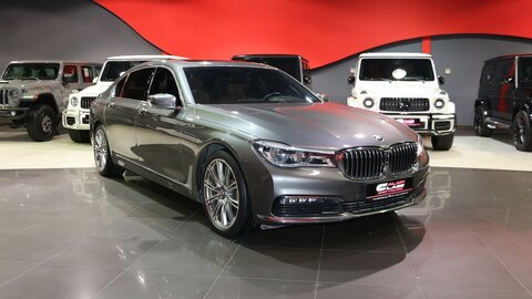 بازار عجیب BMW در اصفهان / آخرین استعلام قیمت انواع خودروهای آلمانی در اصفهان بی ام دابلیو 730