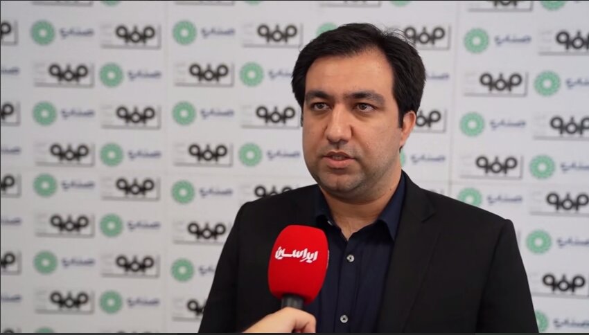 نیروگاه خورشیدی فولادمبارکه یک مگاپروژه ملی به شمار می‌رود / کمک فولاد مبارکه به توسعه پایدار منطقه با ورود به عرصه انرژی تجدیدپذیر