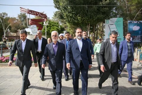 حضور وزیر کشور در گلستان شهدای اصفهان