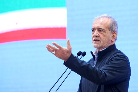 شورای عالی صادرات تشکیل شود/ برای برداشتن موانع تولید تلاش میکنیم پزشکیان