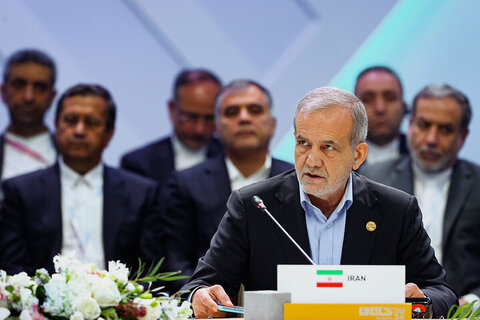 آمریکا برای حل مشکلات خود از دلار به عنوان سلاح استفاده میکند پزشکیان