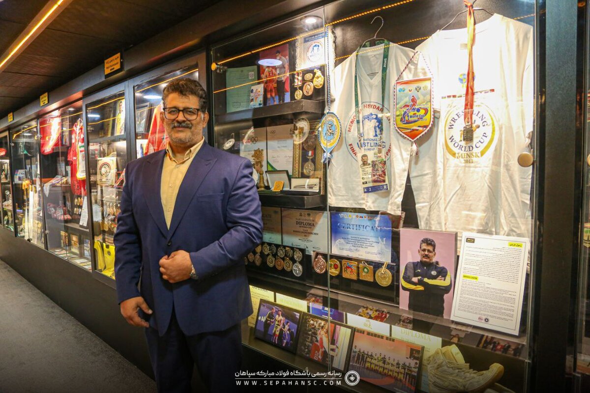 رونمایی از ویترین منصور ابراهیمزاده، رسول جزینی، بابک پروینی و الهام فرهمند در موزه سپاهان