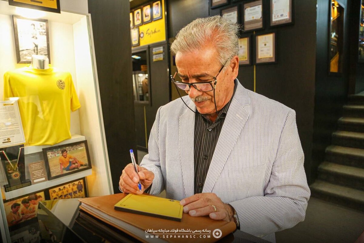 رونمایی از ویترین منصور ابراهیمزاده، رسول جزینی، بابک پروینی و الهام فرهمند در موزه سپاهان