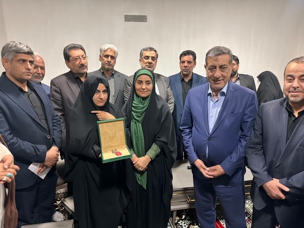 تحویل واحدهای مسکونی به خانواده‌ جان‌باختگان معدن طبس
