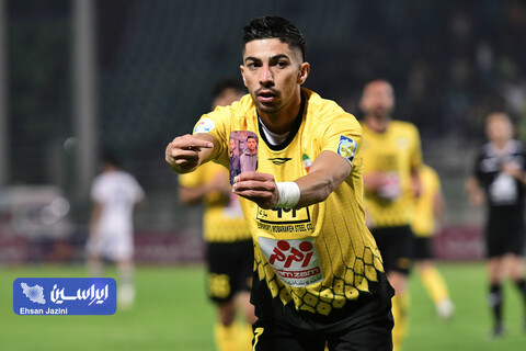 خلاصه بازی سپاهان - آلومینیوم/ پیروزی طلایی‌ها با گل لیموچی