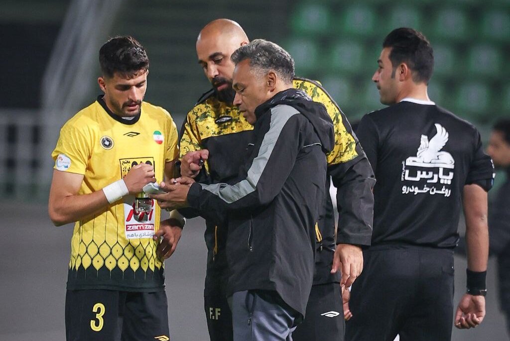 دلیل عدم حضور ژوزه مورایس در نشست خبری سپاهان - آلومینیوم
