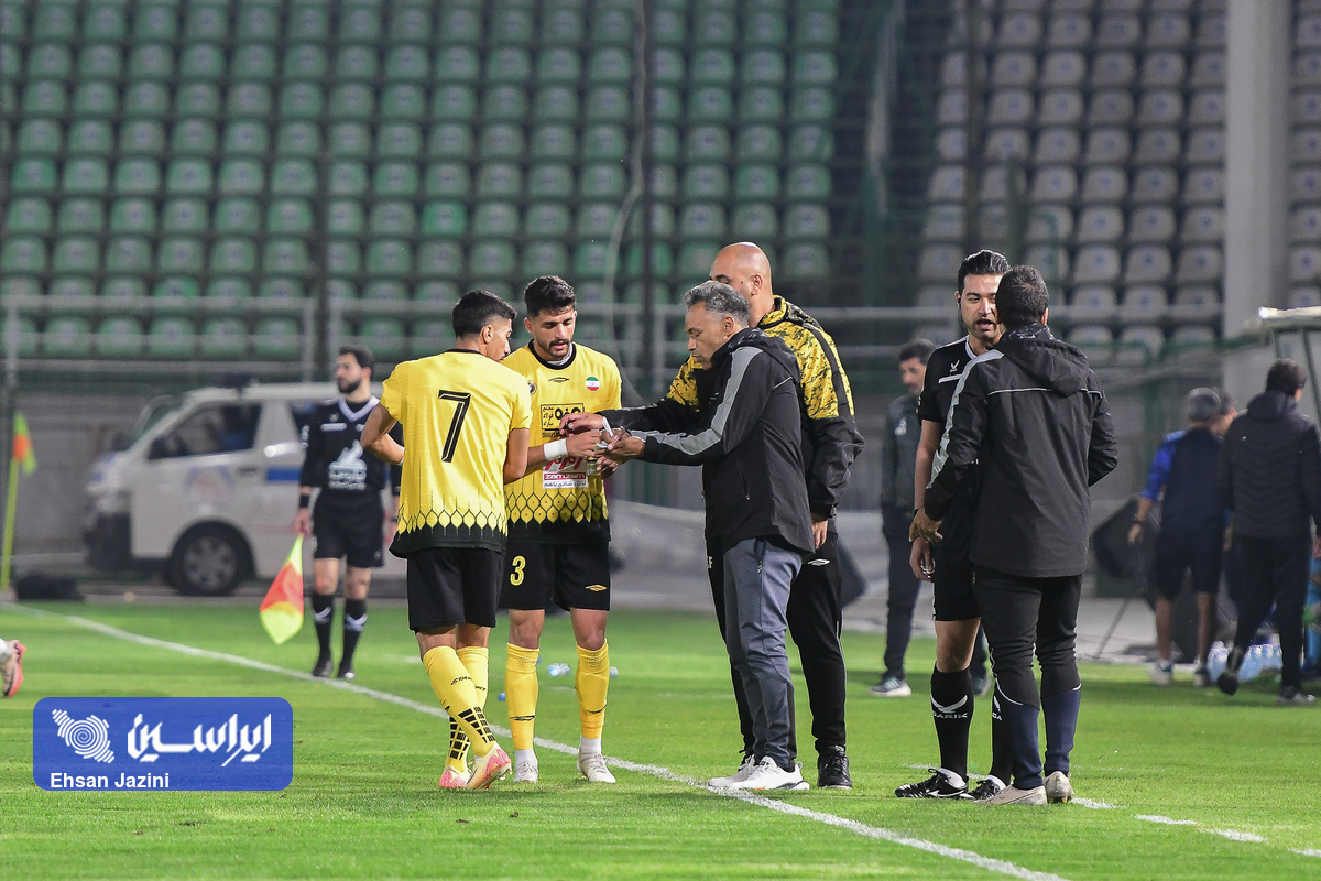 جزئیات استعفای مورایس و موافقت باشگاه سپاهان