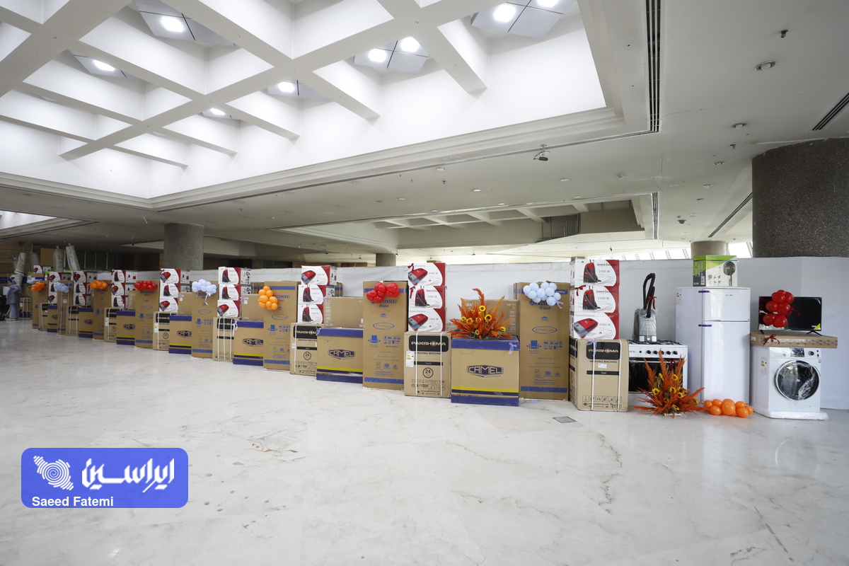 اهدای ۳۰۰ سری جهیزیه به مددجویان استان در راستای تفاهمنامه کمیته امداد و فولاد مبارکه/ هدفمند کردن حمایتهای اجتماعی با توجه به نیازهای اساسی استان